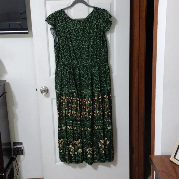 Floral Green Dress Bloomchic Brand Size 14-16 Women's. - Picture 5 of 5